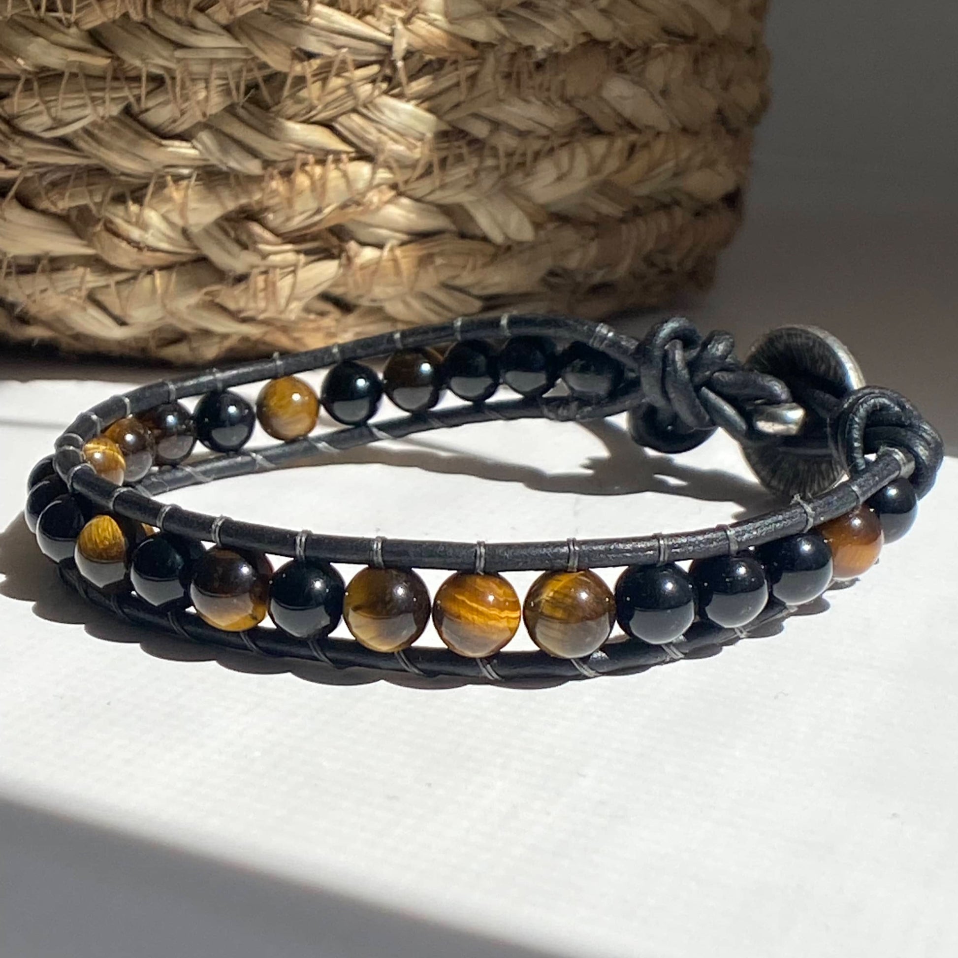 Tiger eye and Black onyx beaded leather bracelet